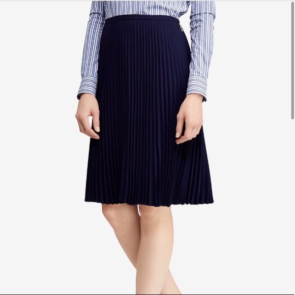 Lauren Ralph Lauren Navy color pleated skirt size 12 NWT - Picture 2 of 7